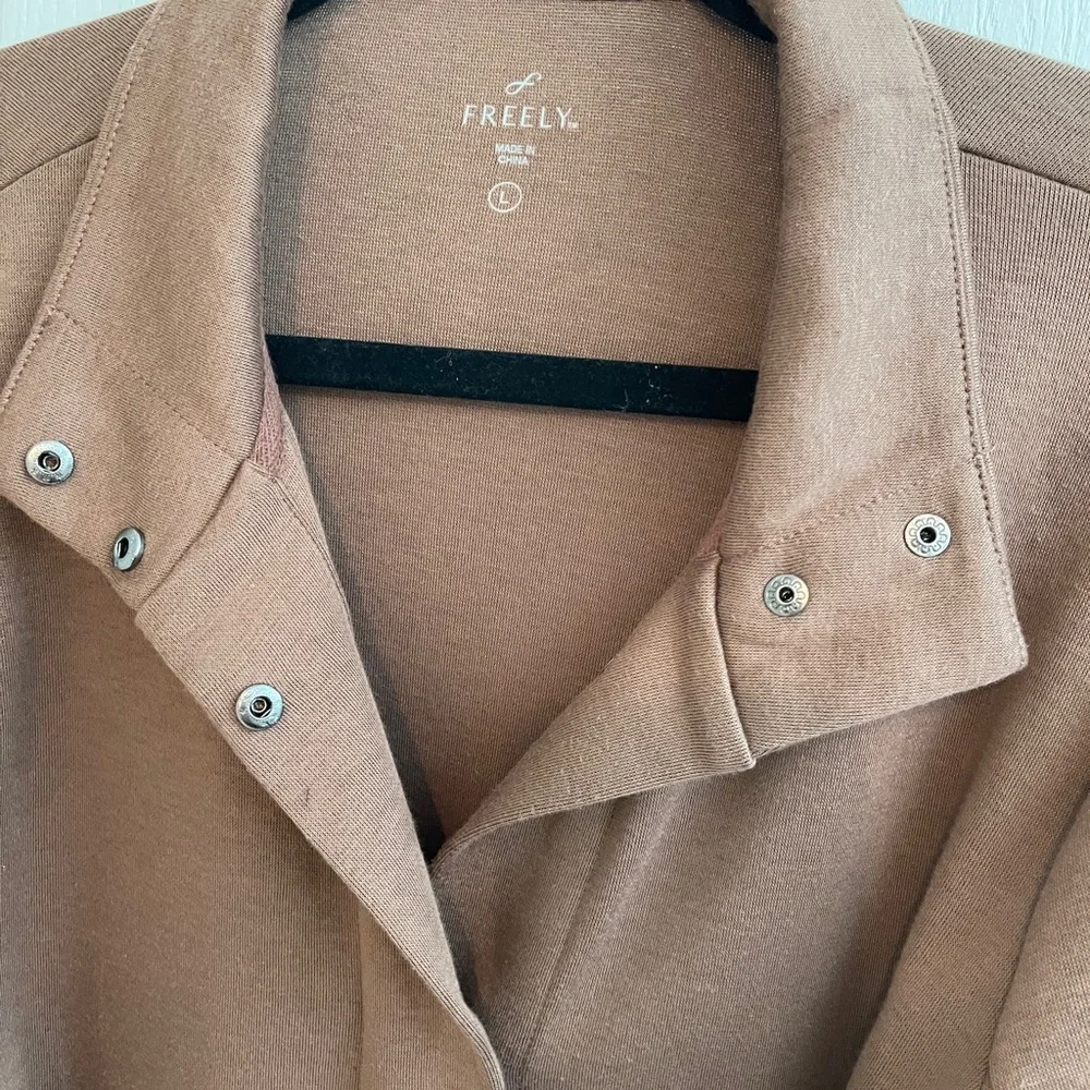FREELY Commuter Transit Jacket - Picture 11 of 16